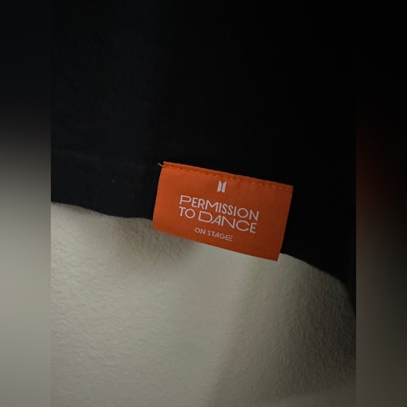 BTS 2022 Permission to Dance Concert On Stage Drawing Shirt - Picture 5 of 6